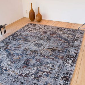 Antique Heriz rug in colour divan blue